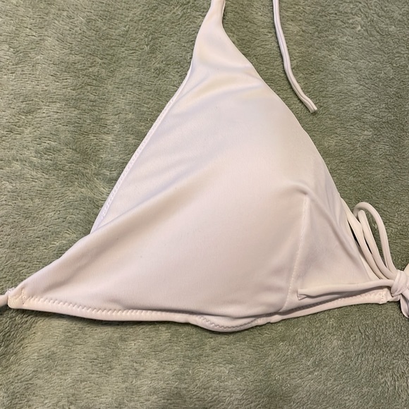 Victoria’s Secret bikini top. White. Size medium - Picture 5 of 5